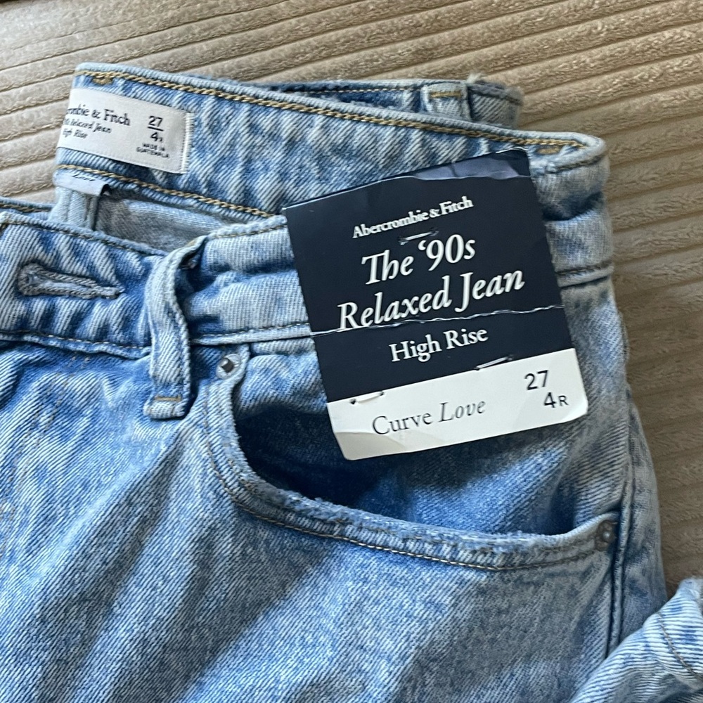 The 90’s relaxed Jean in size 27, never worn
